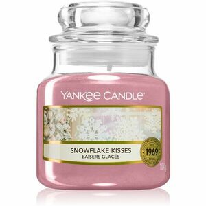 Yankee Candle Snowflake Kisses illatgyertya 104 g kép