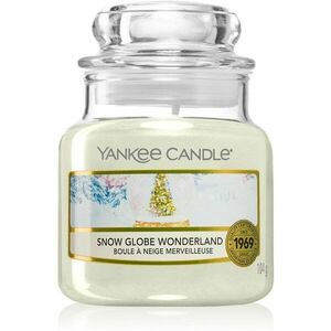 Yankee Candle Snow Globe Wonderland illatgyertya 104 g kép