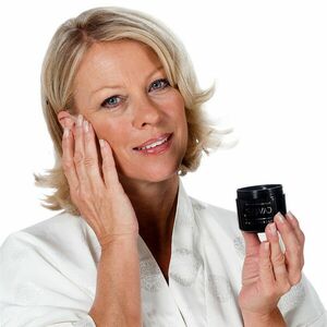 2 db ránctalanító arcápoló "Caviar" szettben kép