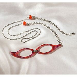 Olvasószemüveg lánccal kép