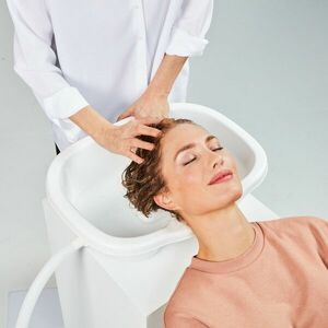 Mobil mosdókagyló hajmosáshoz kép