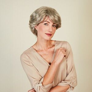 Naturell paróka Lisa kép