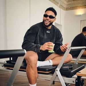 GymBeam Aura Jumper Washed Black kép