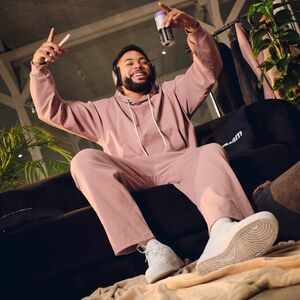 GymBeam Aura Hoodie Roux kép