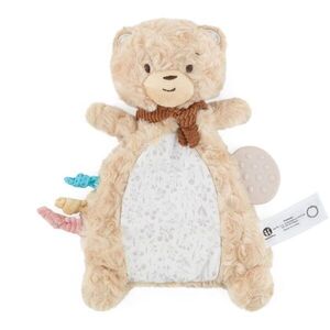 Petite&Mars Cuddly Toy Bear plüss játék gyermekeknek születéstől kezdődően Theo 1 db kép