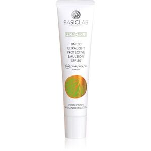 BasicLab Dermocosmetics Protecticus színezett ultrakönnyed fluid kombinált és zsíros bőrre SPF 50+ 40 ml kép