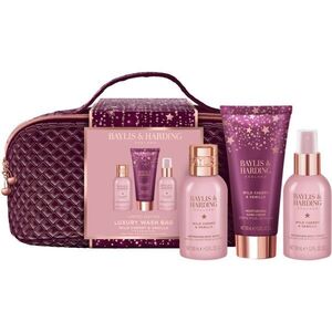 Baylis & Harding Wild Cherry & Vanilla ajándékszett kozmetikai táska kép