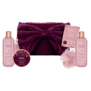 Baylis & Harding Wild Cherry & Vanilla ajándékszett kozmetikai táska kép