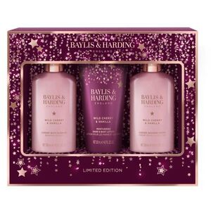 Baylis & Harding Wild Cherry & Vanilla ajándékszett fürdőbe kép